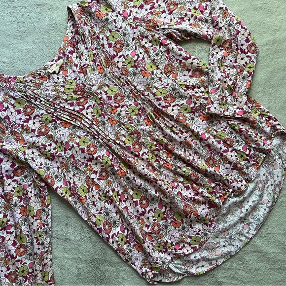 June & Delancey Tops - June & Delancey Boho Retro Floral Rayon Button-Front Pleated Roll-Tab Shirt Sz L